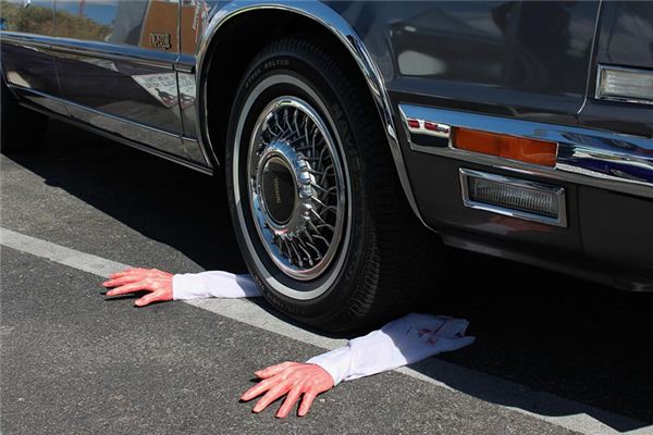 梦见别人开车撞死人