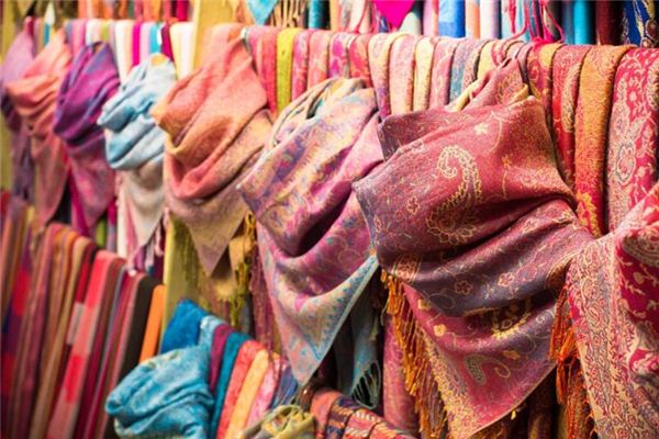 梦见染衣服是什么意思 梦见染衣服是什么意思