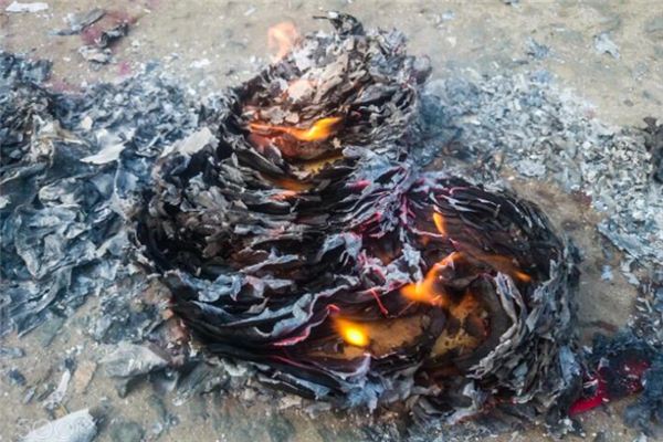 梦见照片被烧是什么意思 梦见照片被烧是什么意思