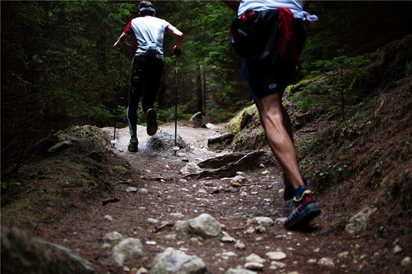 梦见别人追我是什么意思 梦见别人追我是什么意思