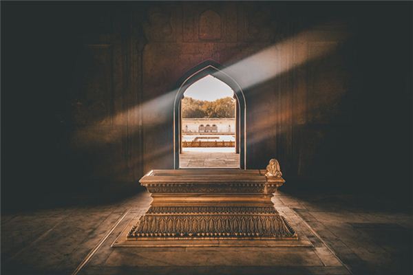 梦见死人和棺材是什么意思 梦见死人和棺材是什么意思