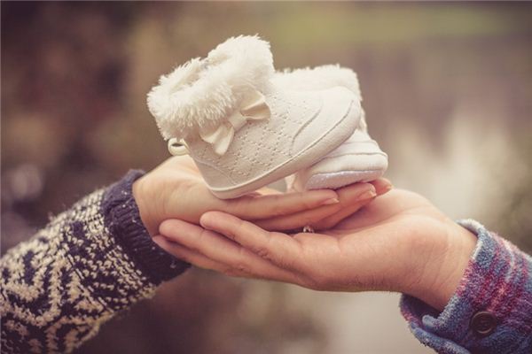 梦见别人穿新鞋是什么意思 梦见别人穿新鞋是什么意思