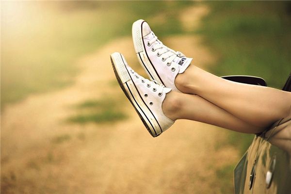 梦见穿别人的鞋是什么意思 梦见穿别人的鞋是什么意思