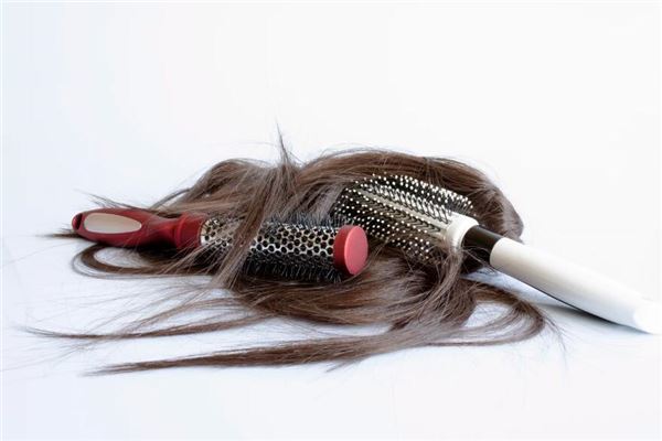 梦见自己掉头发是什么意思 梦见自己掉头发是什么意思