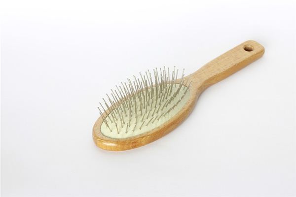 梦见别人给我梳头是什么意思 梦见别人给我梳头是什么意思