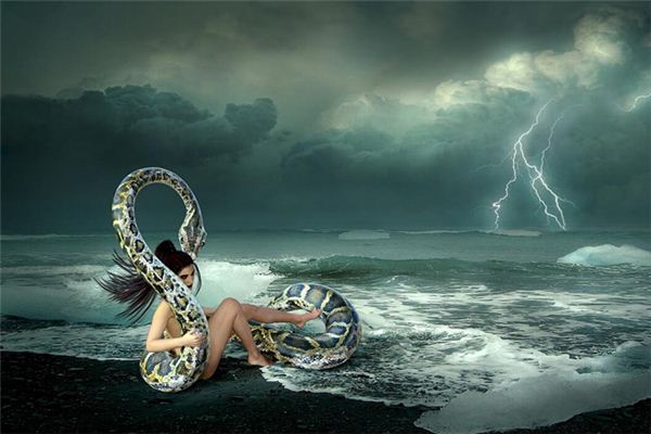 女人梦见蛇缠身