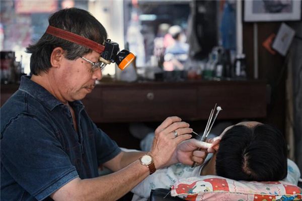 梦见挖耳朵是什么预兆 梦见挖耳朵是什么预兆